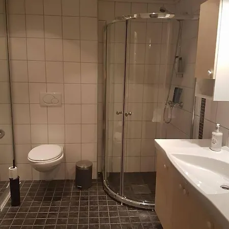 Sentrum شقة Førde